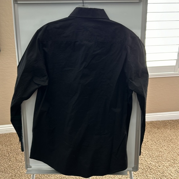 7 Diamonds men’s button up shirt with distinctive embroidery. - Picture 2 of 2